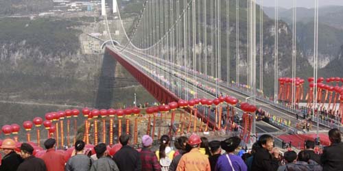 Gambar Jembatan Gantung Aizhai Tertinggi di Dunia