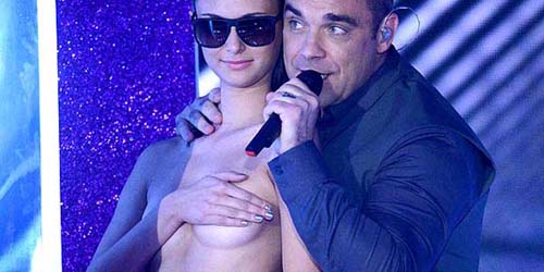 Foto Robbie Williams Tampil Dengan Wanita Bugil Factor Foto Robbie Williams Tampil Dengan Wanita Bugil Factor