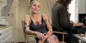 214 Tato Kristen Bell Diseluruh Tubuh