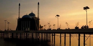 3 Masjid Terapung di Indonesia