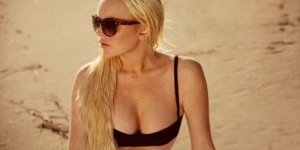 Bikini Mini Lindsay Lohan di Cuplikan Film Richard Phillips