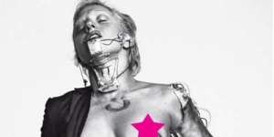 Lady GaGa Jadi Robot Topless di L'Uomo Vogue