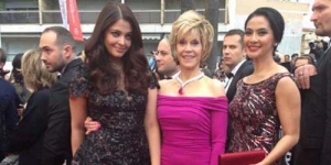 Maudy Koesnaedi Foto Bareng Seleb Dunia
