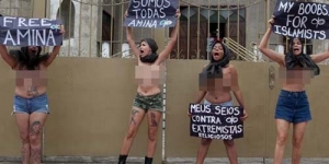 Menuntut Kebebasan Wanita, Aktivis Femen Gelar Demo 'Topless Jihad Day'
