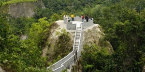 Padang Juga Punya 'Great Wall'
