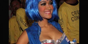 Penampilan Unik Para Seleb di Konser Katy Perry