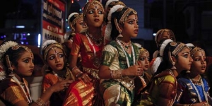 Perayaan Unik Ulang Tahun Dewa Siwa di India
