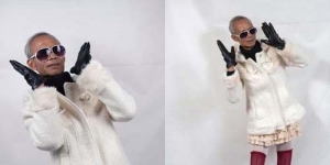 Pose Kocak Liu Xianping Kakek 72 Tahun Model Pakaian Wanita