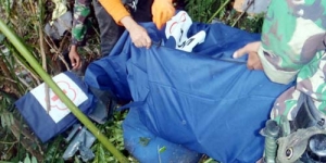 Potongan Badan Pesawat & Barang Korban yang Berserakan Saksi Bisu Kecelakaan Sukhoi (Foto)