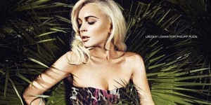 Seksinya, Lindsay Lohan Berpose Untuk Desainer Philipp Plein 