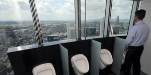 Toilet dengan Pemandangan Terindah di Dunia