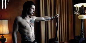 Tom Cruise Jadi Rocker Penakluk Hati Wanita Seksi
