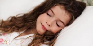 4 Cara Ajarkan Anak Punya Kamar Sendiri