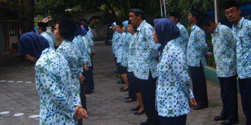 Gaji PNS Masuk Rekening Istri