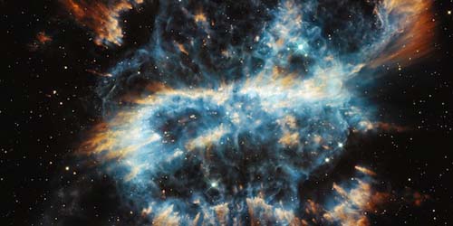 Teleskop Hubble Abadikan Pemandangan Nebula seperti Ornamen Natal