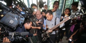 Bass Milik Jokowi Ternyata Bukan dari Bassis Metallica