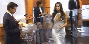 Model Playboy Berpakaian Seksi Muncul di Debat Capres Meksiko, Jadi Kontroversi!