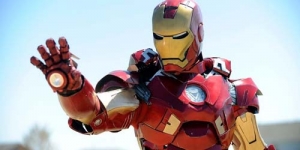Patrick Priebe Bikin Kostum Senjata Laser Iron Man