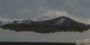 UFO Terlihat Mendarat di Roswell New Mexico (video)