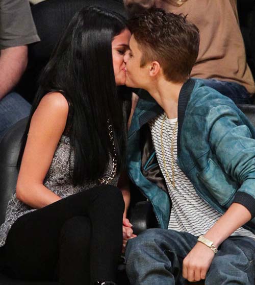 tonton pertandingan basket justin bieber selena gomez tonton pertandingan basket justin bieber selena gomez