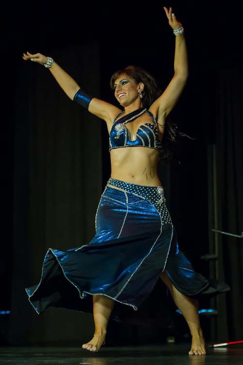 Para Wanita Seksi di Kontes Miss Belly Dance Hungaria Budapest