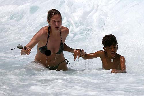 Payudara Heidi Klum Terlihat