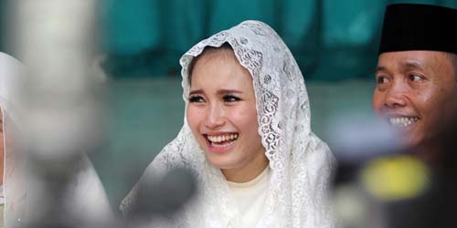 usia dan beda ahok istri Keguguran Panggung gara Alami Gara Bantah di Ting Ayu Terpeleset Ting