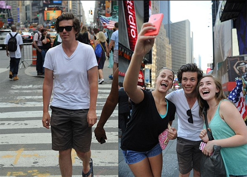 Nathan Landa saat bertemu dengan fans Hary Styles