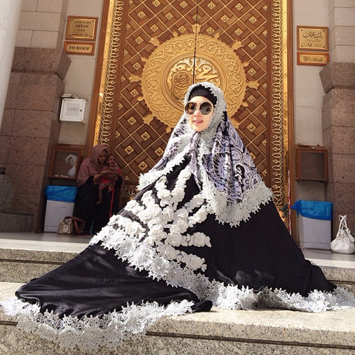 Syahrini penampakan pocong