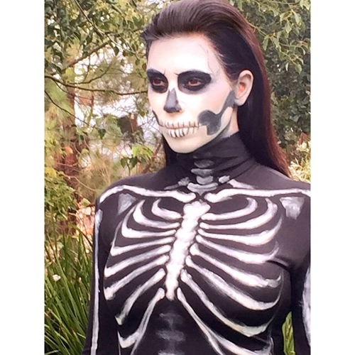 Detail wajah seram Kim Kardashian di Halloween 2014