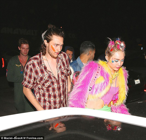Miley Cyrus dan Patrick Schwarzenegger