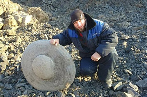 UFO Ini Terkubur Sedalam 40 Meter di Tambang Siberia