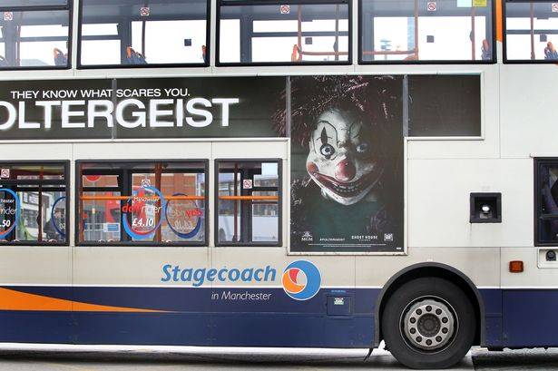 poster poltergeist di bus uk