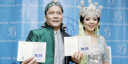 Beda Umur 19 Tahun, Iwa K-Wikan Resmi Nikahi Wikan