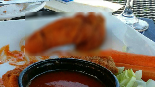 Foto ayam goreng bentuk Mr. P @imgur.com