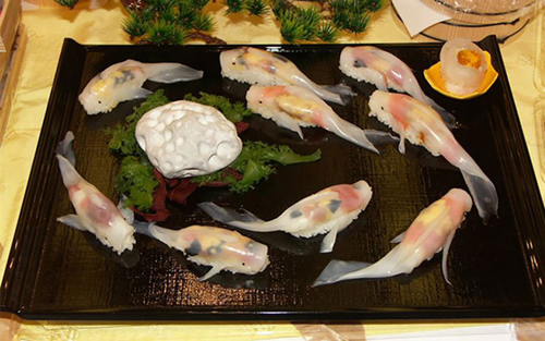 Sushi ikan koi @boredpanda.com