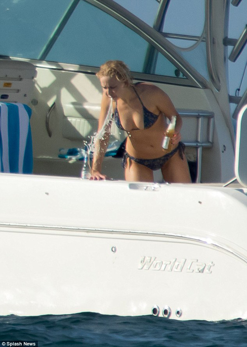 jennifer lawrence muntah bir