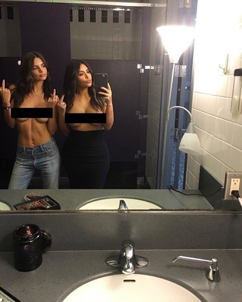 kim kardashian dan Emily Ratajkowski selfie topless seksi