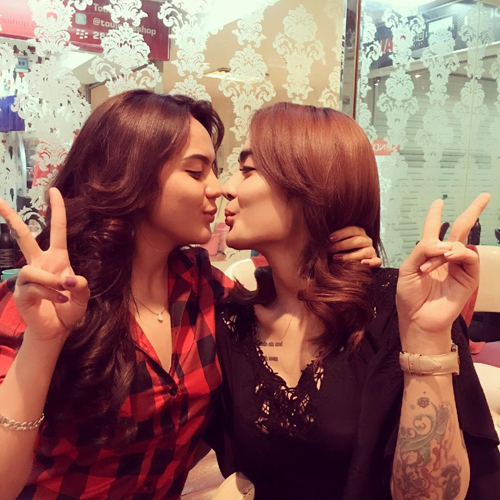 anggita sari ciuman dengan wanita