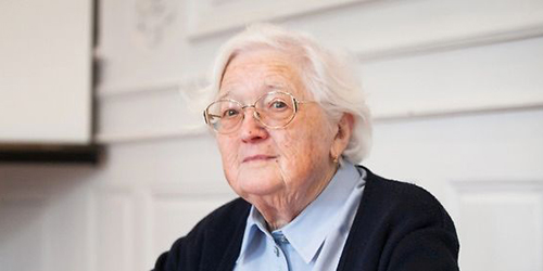 Wow, Nenek 91 Tahun Sukses Raih PhD
