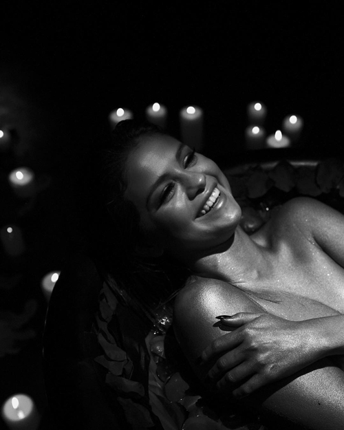 Selena Gomez @instagram.com/selenagomez