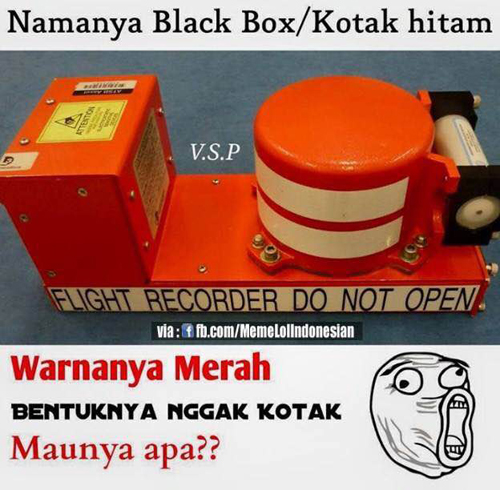 Black box/kotak hitam warnya merah bentuknya bundar