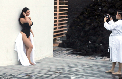 Kim Kardashian @mundotkm.com