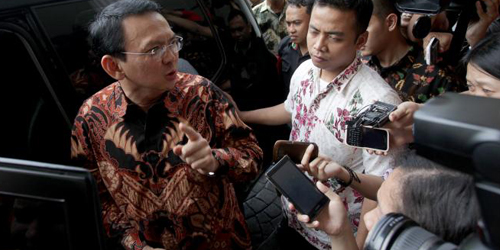 Ahok Bantah Bayar RS Sumber Waras Tunai: Rp 700 Milliar Berapa Ton?