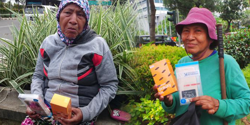 Curhat Ibu Tuti, Ponsel Pemberian Ahok Hilang Dicuri