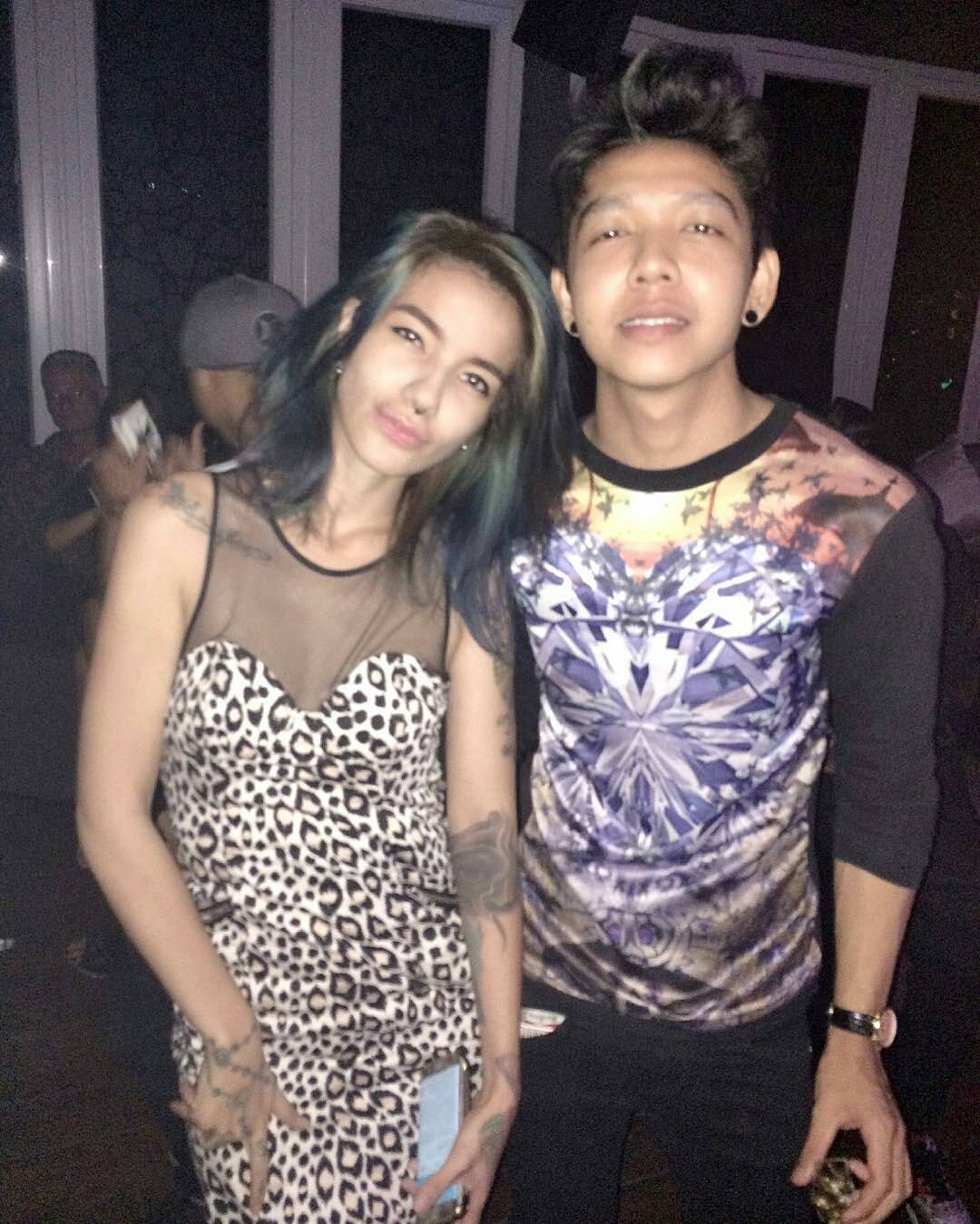 sheila marcia mesra dengan pria lain