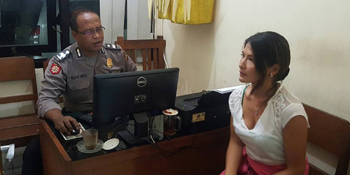 Kronologi Tamara Bleszynski Dijambak di Bali