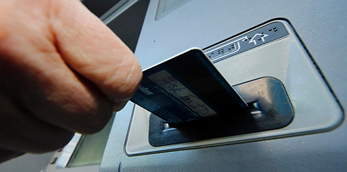 Kartu ATM Tertelan, Tabungan Umrah Rp 16 Juta Penjual Kopi Hilang