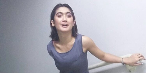 Revi Mariska Mirip Orang Linglung Saat Ditanya Soal Foto Hot