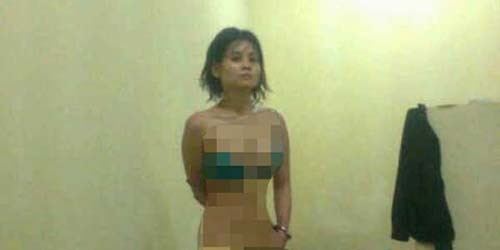 Foto Bikini Novi Tersebar, 13 Polisi Diperiksa! Foto Bikini Novi Tersebar, 13 Polisi Diperiksa!